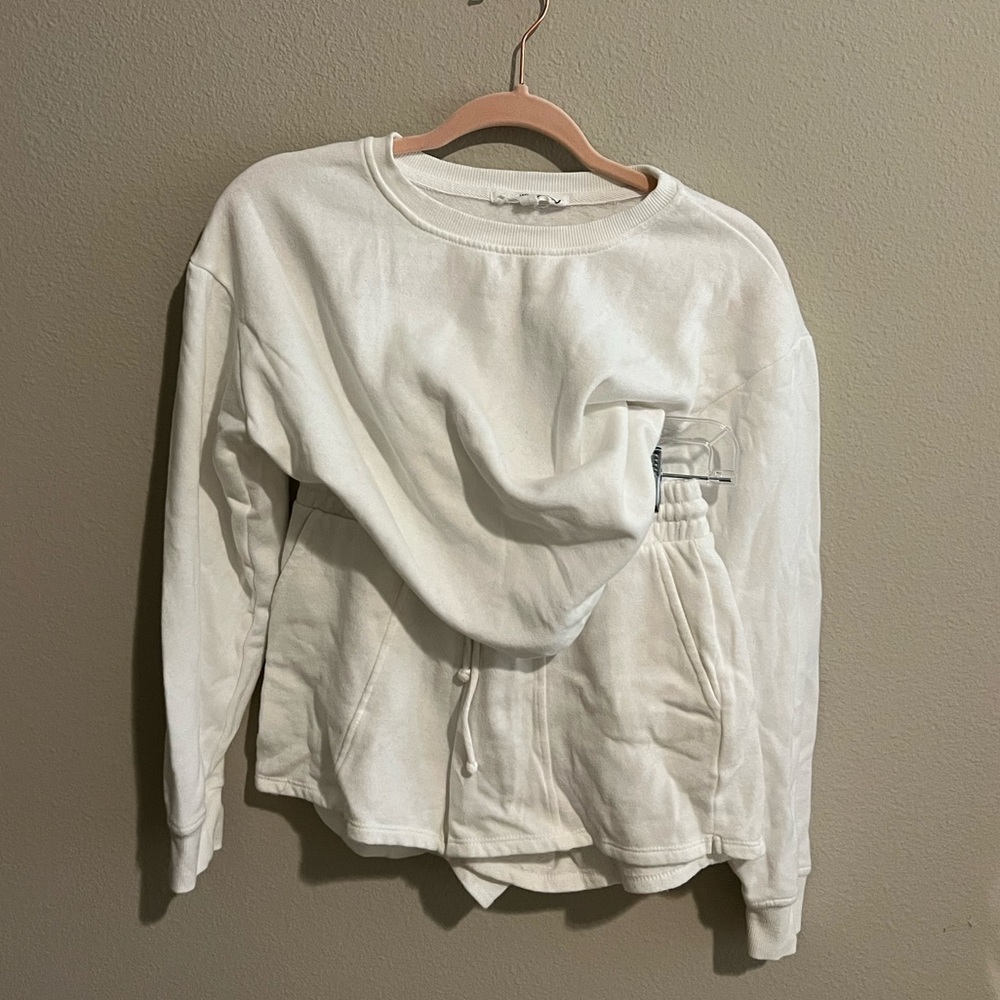 White longsleeve loungewear set. Size XS. Cropped longsleeve and shorts set.